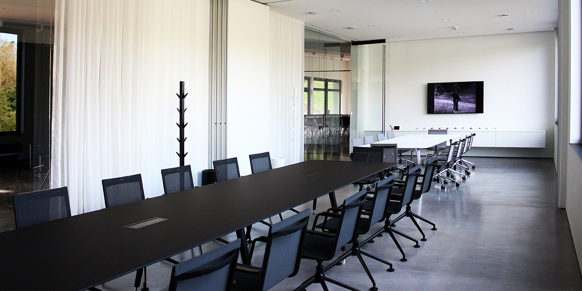 SCHNEEWEISS interior Experience Center | Meetingroom